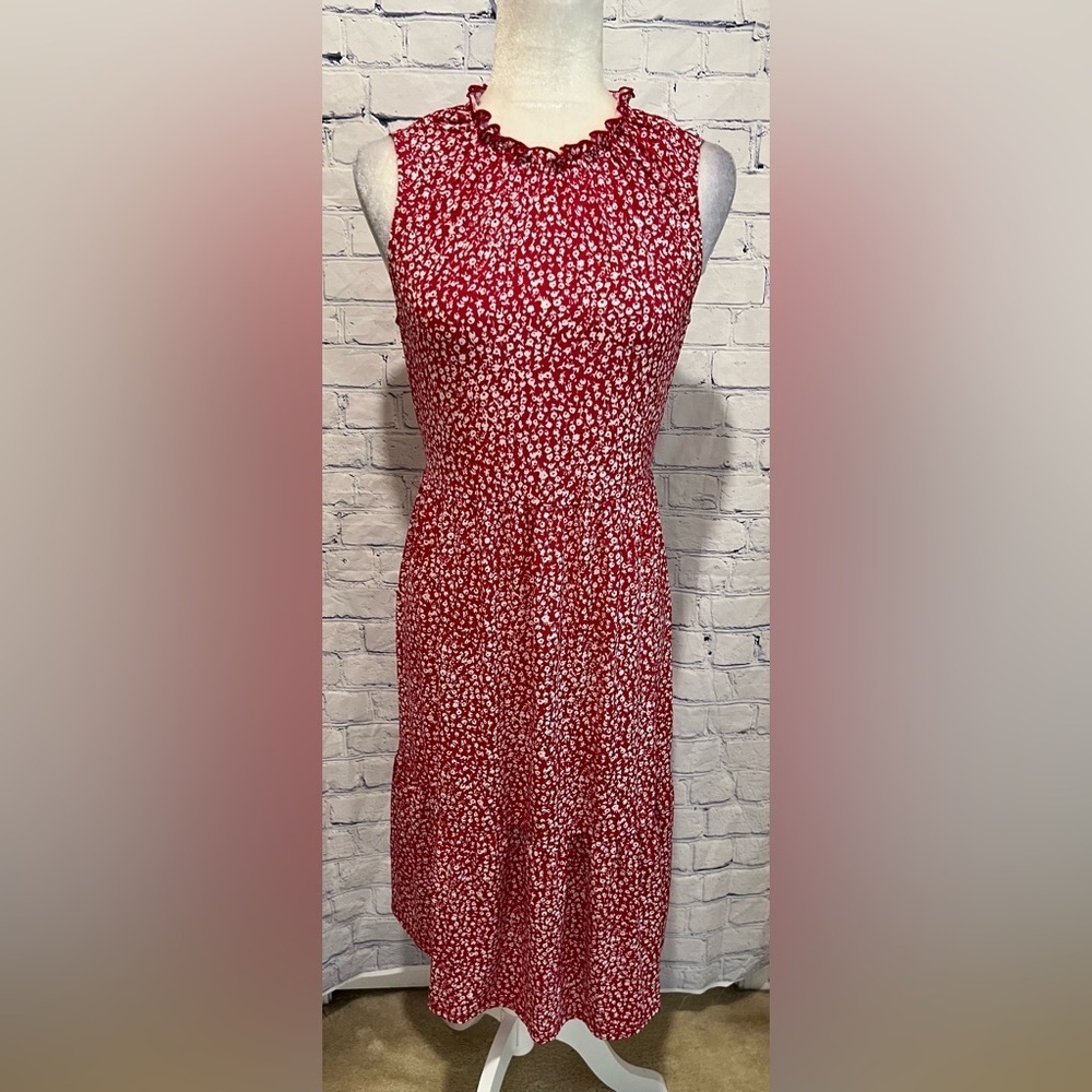 En Focus dress Size 8 red Floral Midi